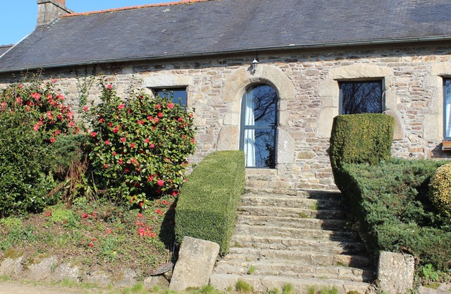 Gîte de caractère en Bretagne, calme et confort, parc, restaurant, mer à 15km