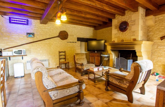 Gîte Saint-Crépin-et-Carlucet, 5 pièces, 12 personnes