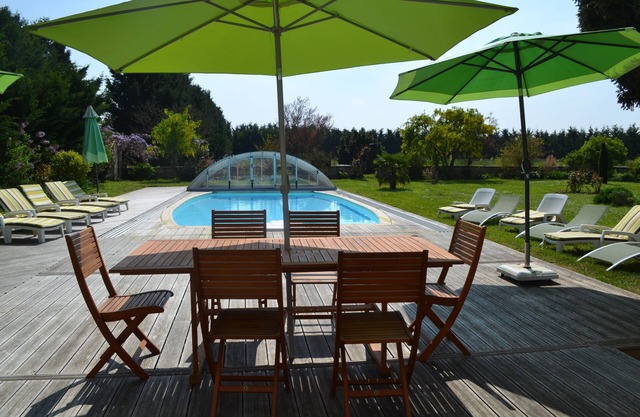GITE AVEC PISCINE COUVERTE ET CHAUFFEE (3 ETOILES)
