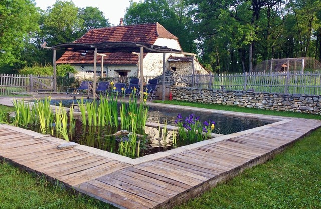 Gîte with ecological swimming pool located in the Dordogne Valley in the Lot department