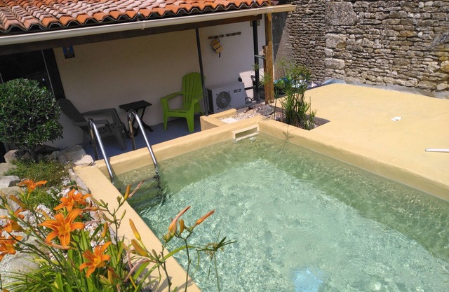 Gite Zoé Avec Piscine Partagée