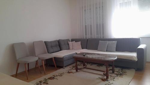 GJAKOVA - Cosy Apartment with 3,5 Bedrooms in the Best City Area
