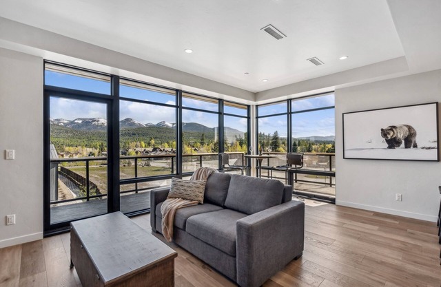 Glacier Grizzly Suite 301 at Cantera -Hot Tub