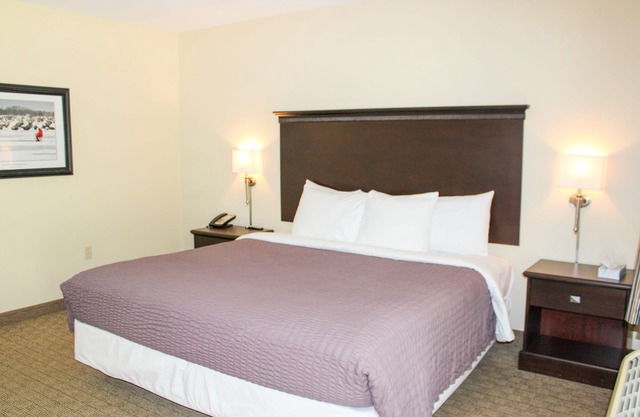 Glacier Suite at Kelley's Island Venture Resort