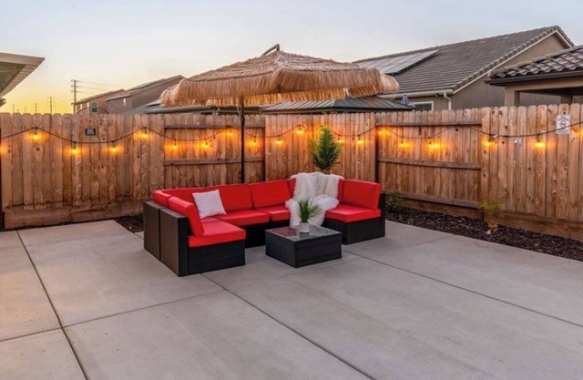 Glamorous Lifestyle Modern Home /Close To Airport