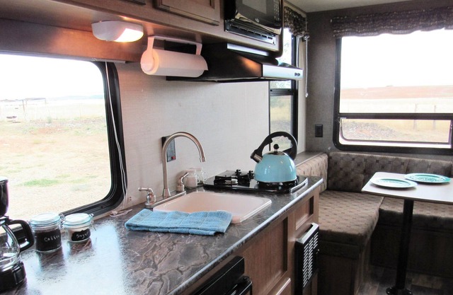 Glamper - Laissez-nous installer notre camping-car dans le camping de votre choix!