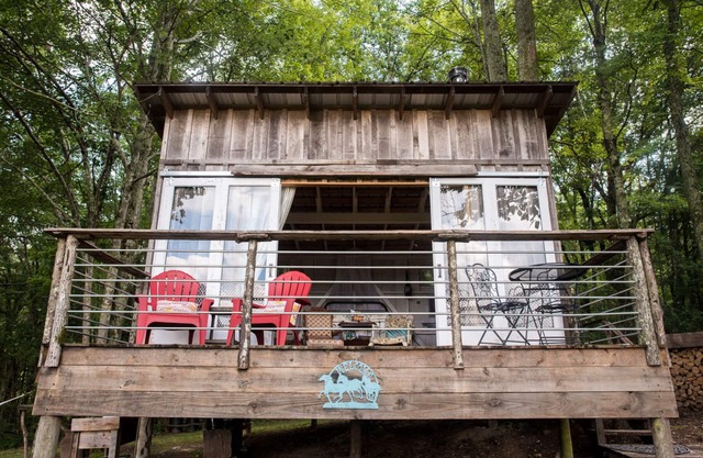 Glamping Cottage sur 116 Acre Farm - Cowgirl Cabin