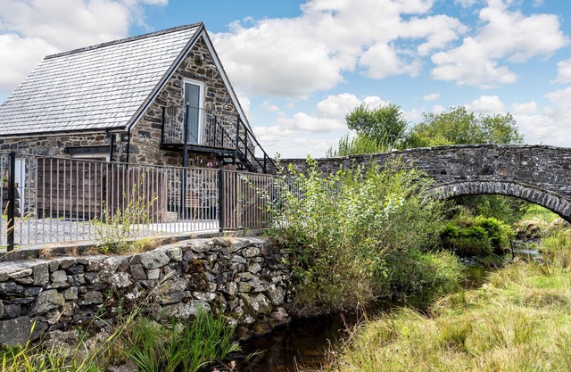 Glan Nug Bach, RHYDLYDAN