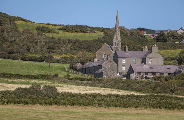 Glan Yr Afon, LLANFAETHLU