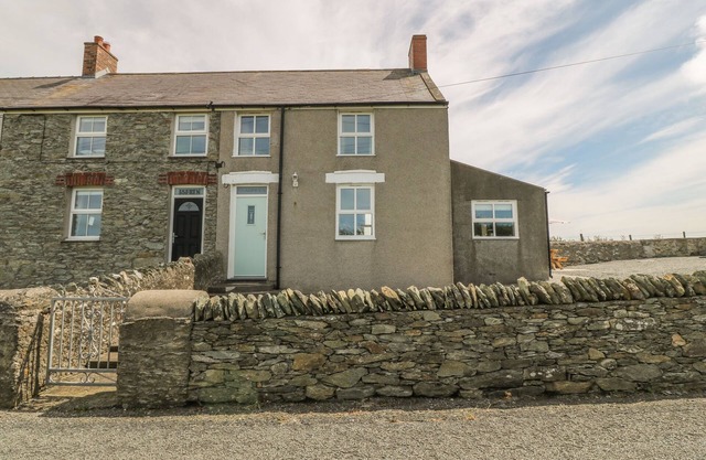 Glasfryn, LLANFAETHLU
