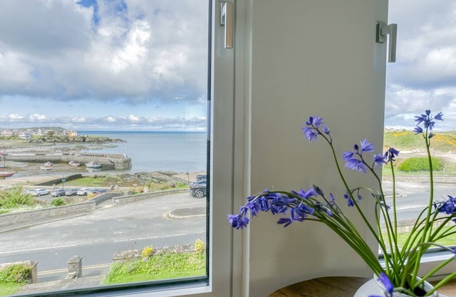 Glasfryn - sleeps 12 guests in 6 bedrooms