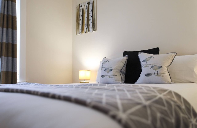 Glasgow, 3 Bed Close to City Centre w/ Free Street Parking