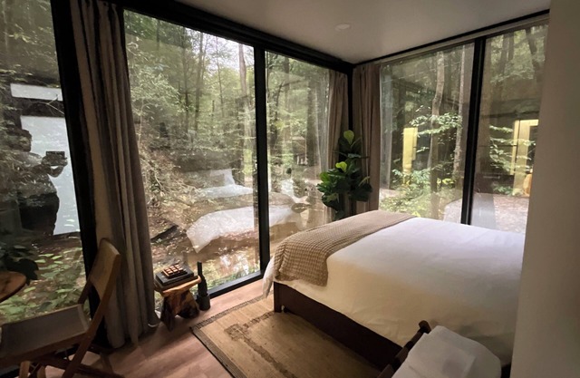 “Glass House” #2 - Modern Mirror Home w/ Hot-tub