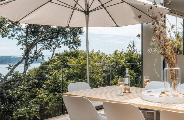 GLASSHOUSE | Coast & Country