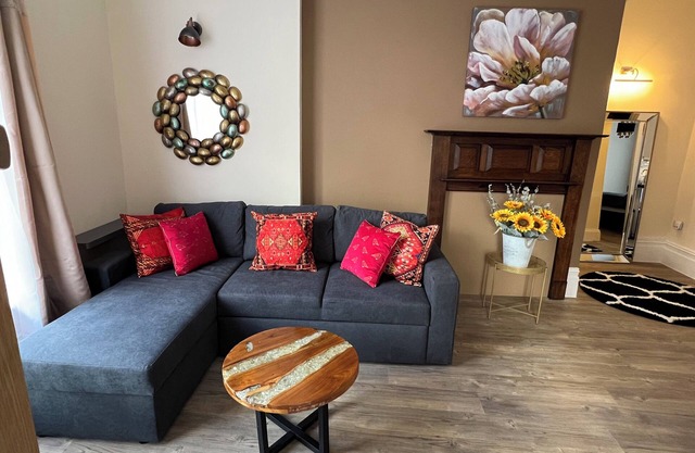 Glastonbury Getaway - Ground Floor, 1 BD Apt, Sleeps 3