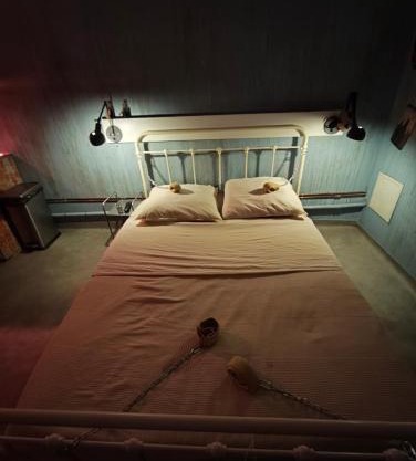 Glauque Room Horror and cinema themed studio