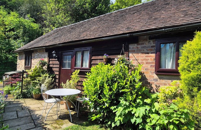 Glebe Barn, conversion de grange pittoresque détachée à Farlow, Shropshire PET FRIENDLY