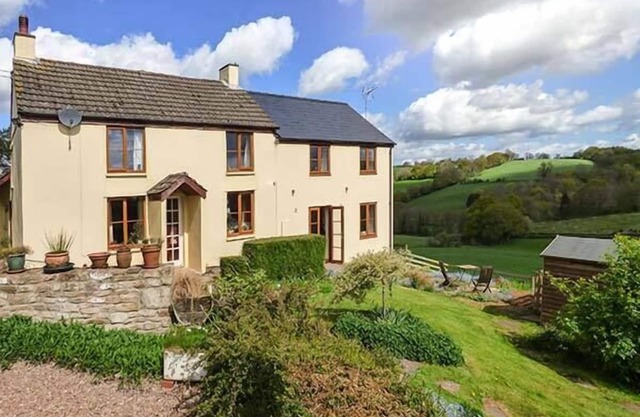 Glebe Farm Cottage, LLANDEGVETH