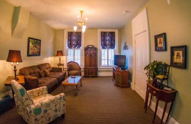 Glen Gables 1 Bedroom Apartment