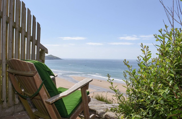 Glenavon, WHITSAND BAY