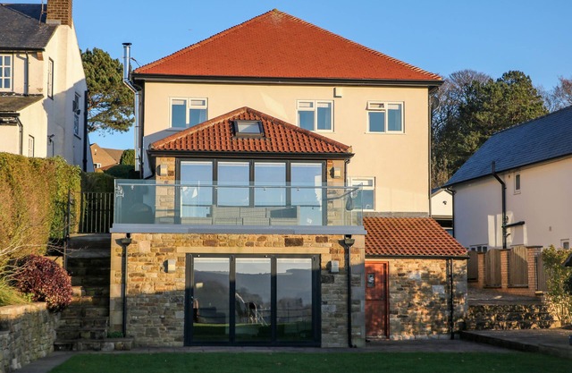 GLENHURST, family friendly, with open fire in Holmesfield