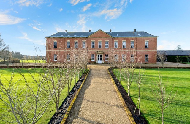 Glentworth Hall by Group Retreats - sleeps 33 guests in 10 bedrooms