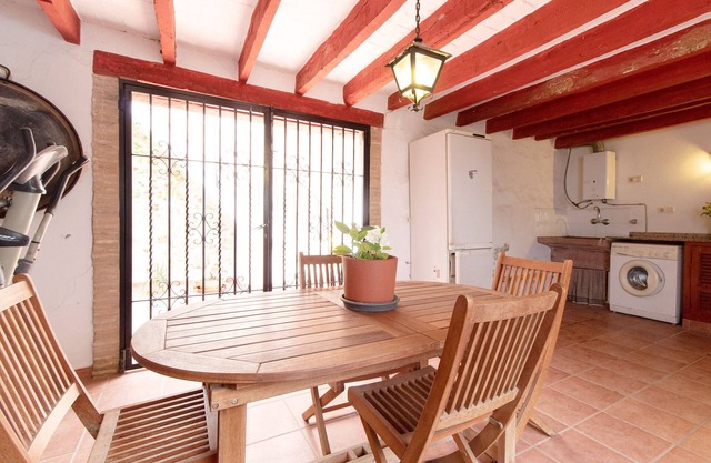 Global Properties: beautiful country house in Quart de les Valls