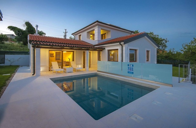 Gloria Vita - villa avec piscine privée et jacuzzi intérieur