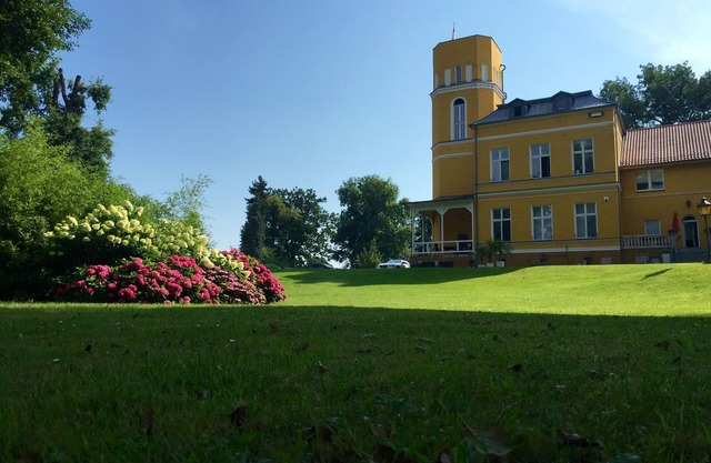 Glowe Castle Weddings Weddings KIKA Mädchen WG 2020 / Krass Class trip