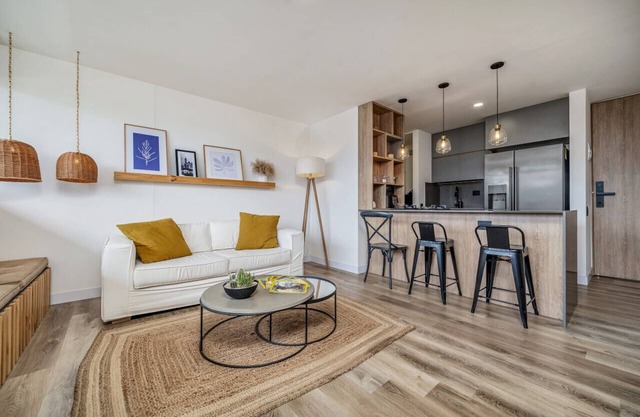 Go Living 408 · Luxury Apt with AC in El Poblado, GYM and co-work