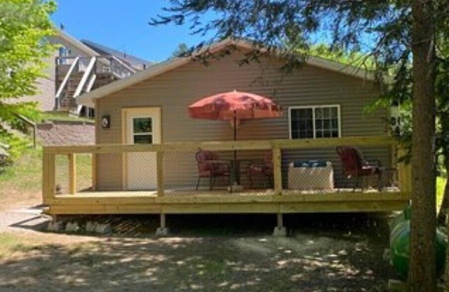 Go out on an Adventure! Relax & Unwind at our cozy & quiet location.Pet Friendly