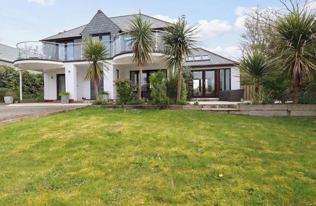 GOATSLAND, pet friendly, luxury holiday cottage in Trebetherick