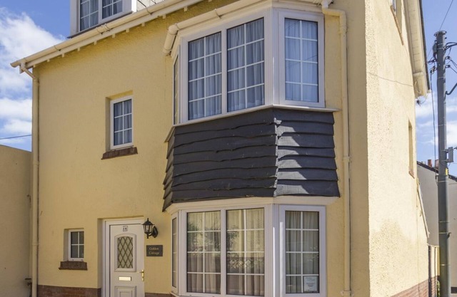 Golden Cottage - Centre ville, près de la plage avec parking gratuit et WiFi