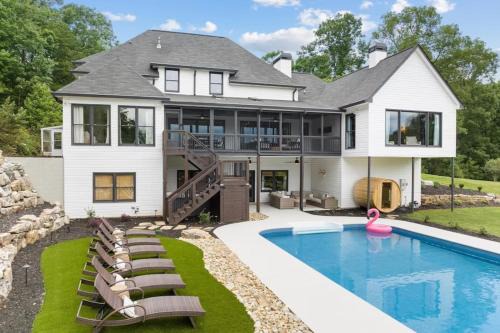 Golden Hill Retreat & Guest House