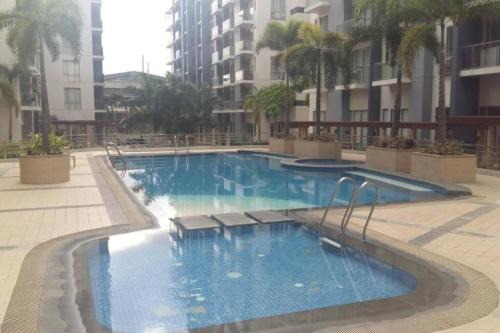 Golden Palm at One Palm Tree Villas