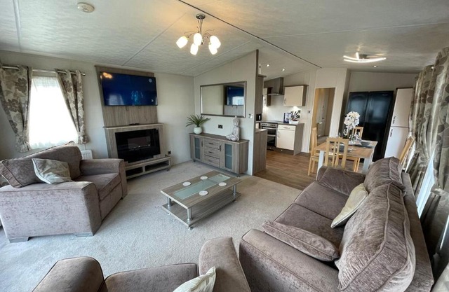 Golden Palm Resort - The Cambridge Deluxe - Coastal Caravan Breaks