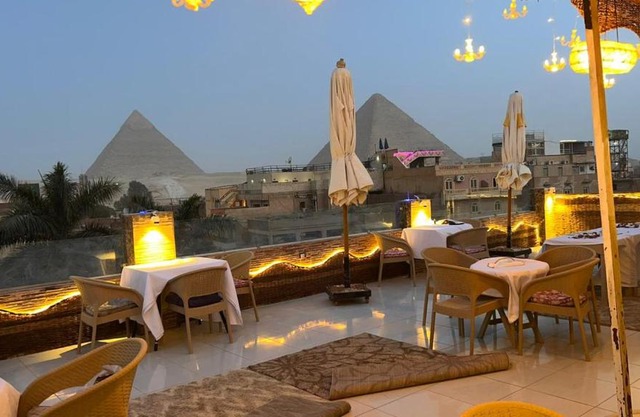 pyramids To Go hotel