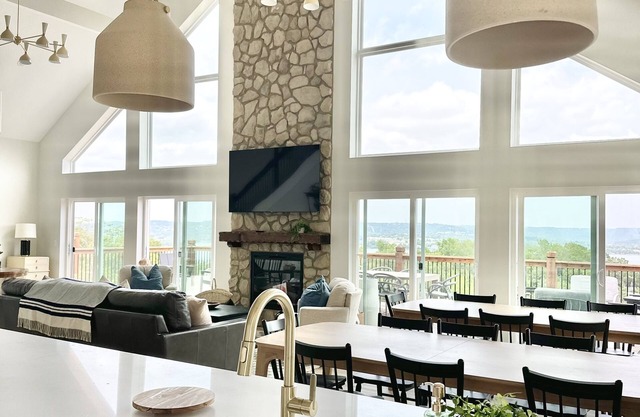 Golden View Getaway