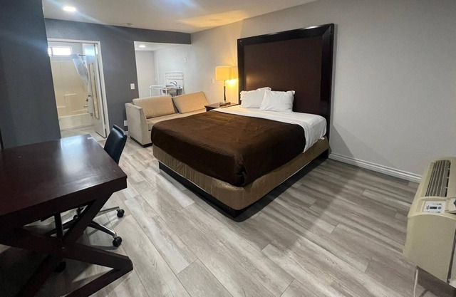 GOLDSTAR INN