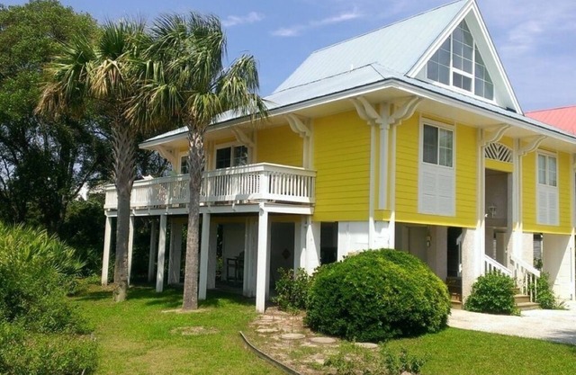 Golf Cart, River and Marsh Views, Oceanfront Community, Beautiful Sunsets