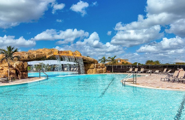 Parcours de golf d'Arnold Palmer, Tennis, Piscines chauffées, Résidence sécurisée, Pétanque, Clubhouse, WiFi, Ascenseur
