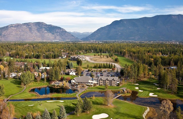 Golf Front 1 Bed Condo with access to Meadow Lake Resort Amenities