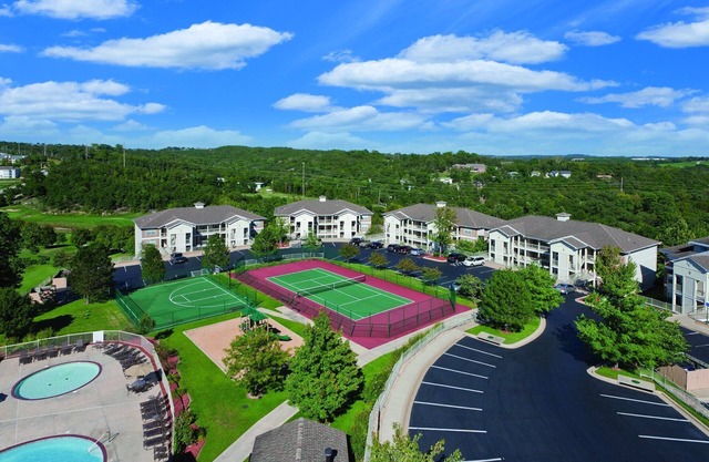 Golf, randonnée, canotage, shopping, théâtre, musique, équitation et PLUS!