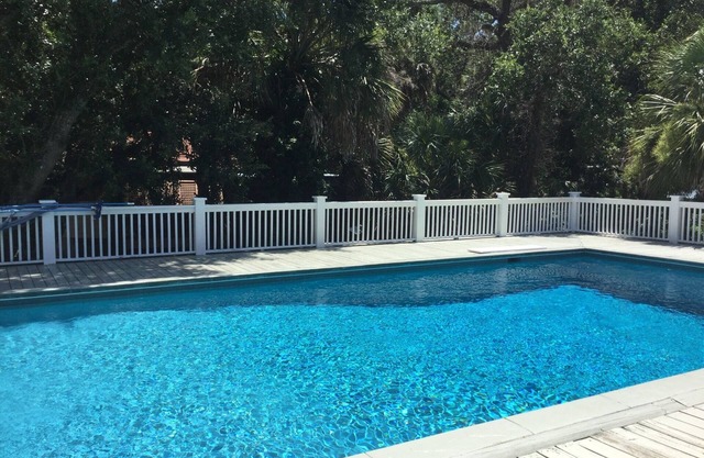 LOGEMENTS DE LUXE. Piscine privée, CHARIOT DE GOLF INCLUS.