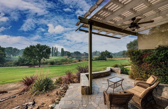 Golfing, Views and Relaxation in the Foothills