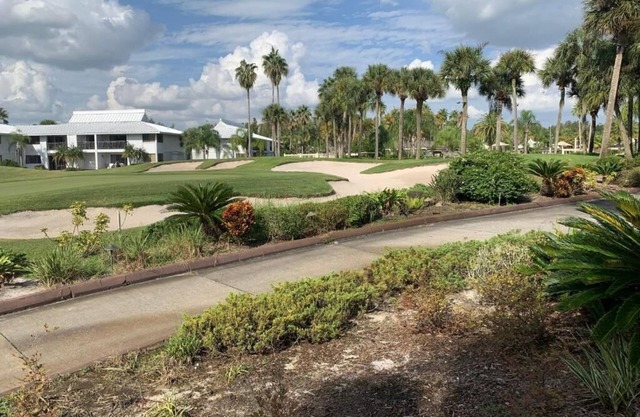 GolfView Condo Near Tampa 2bdrm 2bath