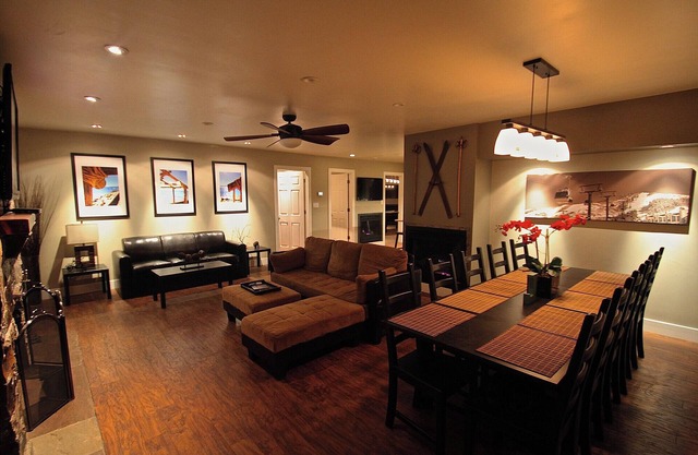 Gondola Lodge Main House Downstairs (2 chambres)