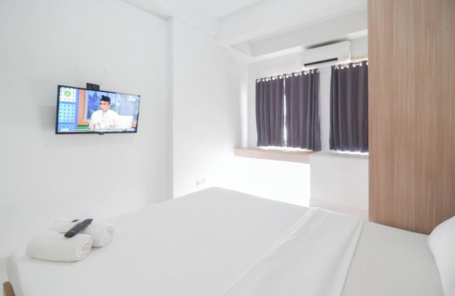 Good Deal Studio Patraland Urbano Apartment Near Public Transportation
