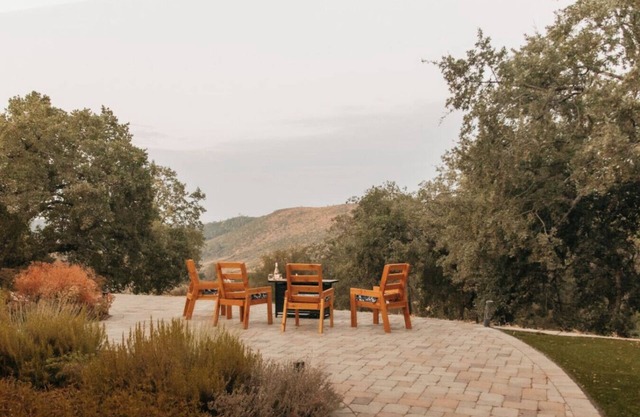 Good Girl's Peak Paradise with bbq and fire pit