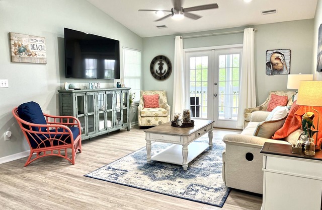 Good vibes in a great location, family friendly condo! Ball fields a mile away!